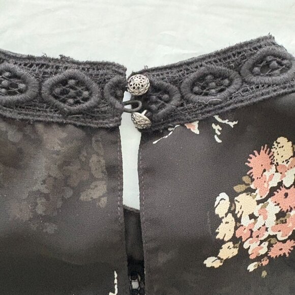 Lucky Brand Semi-Shear Blouse Black w/Pink Floral Size Medium EUC - Picture 7 of 10